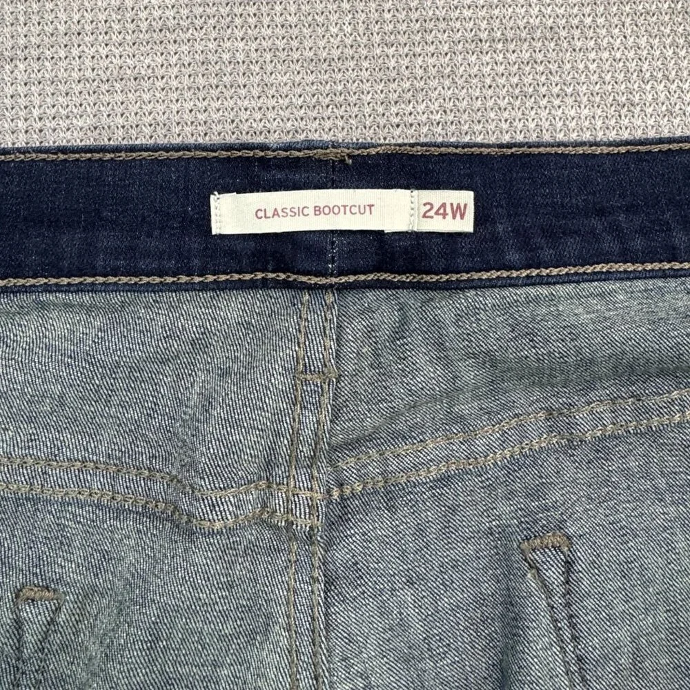 Levi Strauss Womens Classic Bootcut Jeans Size 24W Mid-Rise Dark Wash Denim - Picture 6 of 16
